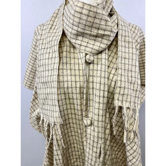Plaid Poncho Wrap Women OS Beige Brown Scarf Neck Fringe Toggle Button - Picture 6 of 10